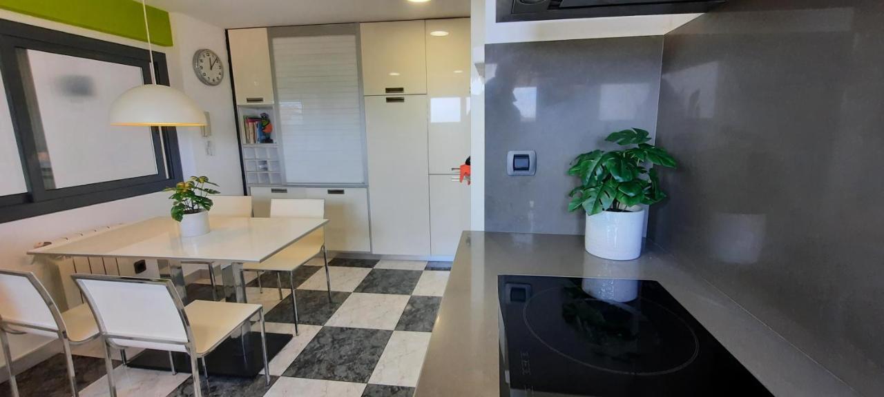 Bright Apartment Near The Beach And Barcelona By Train El El Masnou Zewnętrze zdjęcie